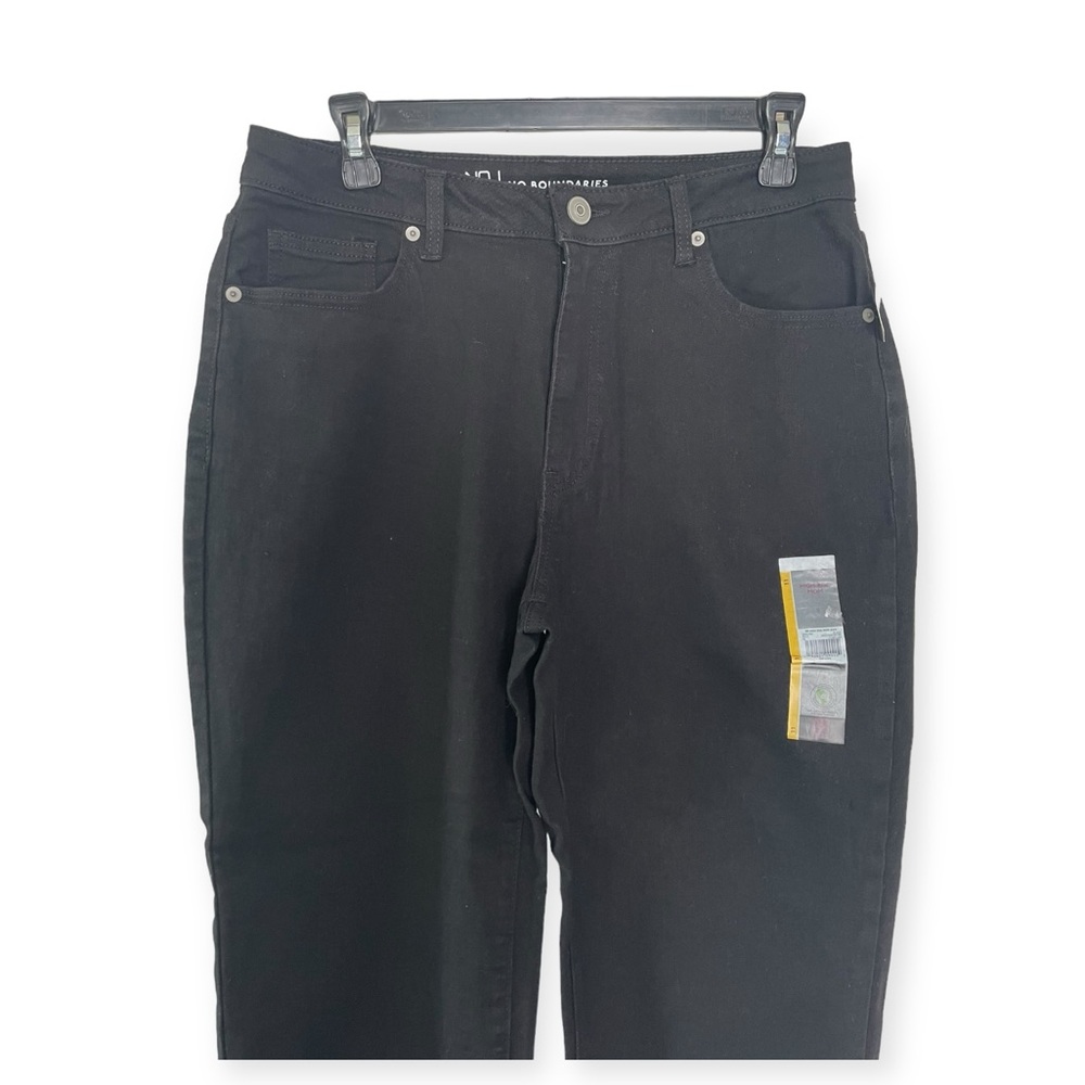 NWT No Boundaries black high-rise mom jeans